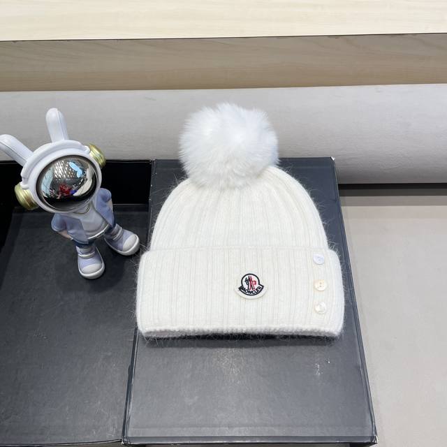 Moncler Mon*Ler毛球帽 狐狸毛+ 羊 %兔毛 百搭毛毛帽子显脸小