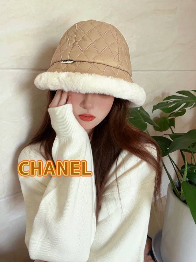 Chanel香奈儿百搭毛茸茸渔夫羽绒帽女冬季保暖防寒显脸小护耳盆帽