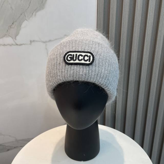 Gucci 古奇新品针织帽，羊毛羊绒针织帽帽子保暖又时尚，简单大方，更显时尚高端大气！