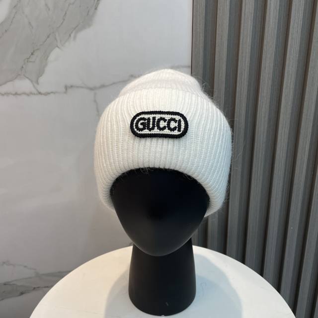 Gucci 古奇新品针织帽，羊毛羊绒针织帽帽子保暖又时尚，简单大方，更显时尚高端大气！