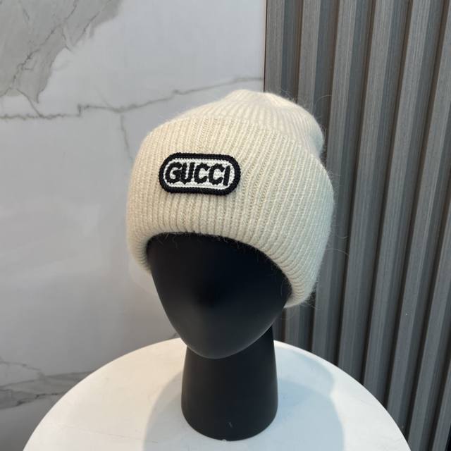 Gucci 古奇新品针织帽，羊毛羊绒针织帽帽子保暖又时尚，简单大方，更显时尚高端大气！