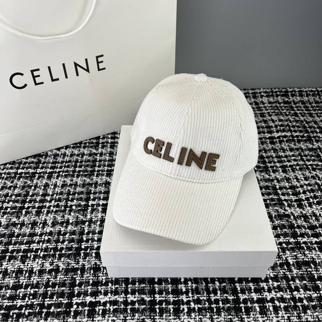 跑量 Celine～新款男女灯芯绒棒球帽 超级百搭的一个款，明星同款，灯芯绒质感很好，不厚戴着不热。 头围:57Cm左右