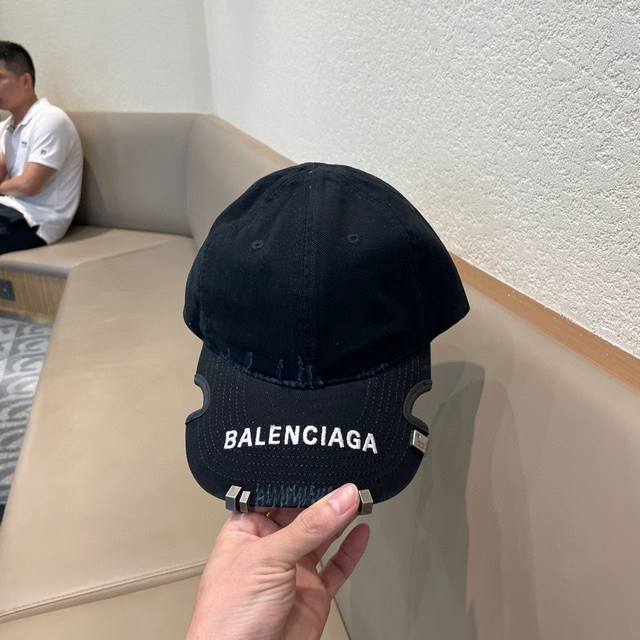 新品Balenciaga巴黎世家新款棒球帽 现货秒发简约时尚超级无敌好看的帽子！情侣款！原单货比起其他帽子的