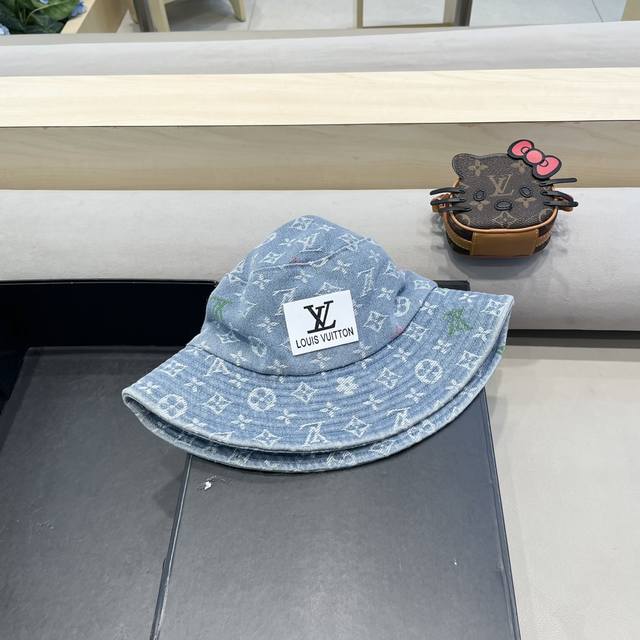 上新！路易威登 Louisvuitton 新款Lv渔夫帽，重工打造高端大气，百搭款男女通用！