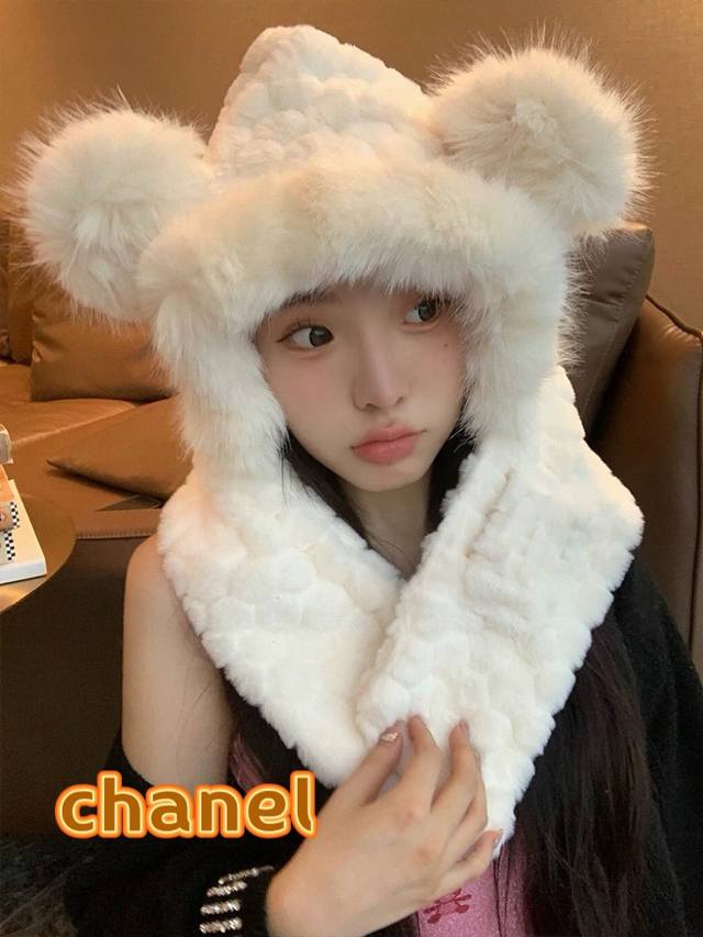 Chanel香奈儿可爱小熊耳朵帽子围巾一体女冬季保暖套头帽足球纹护耳防风雷锋帽