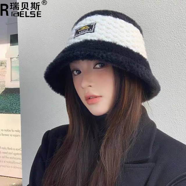 Chanel香奈儿 秋冬新款毛绒小香风简约渔夫帽，独特设计～时尚气质的一款