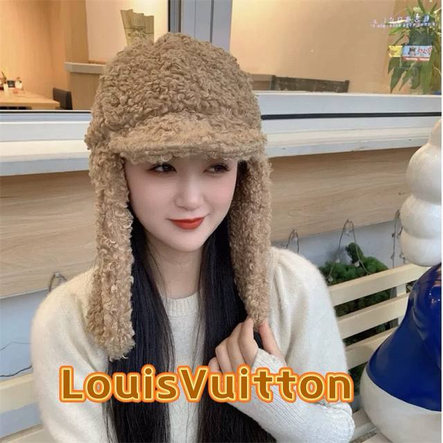 上新！路易威登 Louisvuitton羊羔毛雷锋帽女冬季加绒保暖防寒时尚包头帽围脖一体骑行护耳帽潮