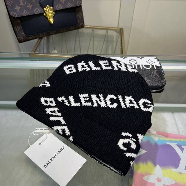 配防尘袋 巴黎世家现货Balenciaga巴黎世家官网品质 非市场普通货，留意细节哦 秋冬新款字母Logo毛线帽子，男女同款针织帽气质高雅保暖舒适