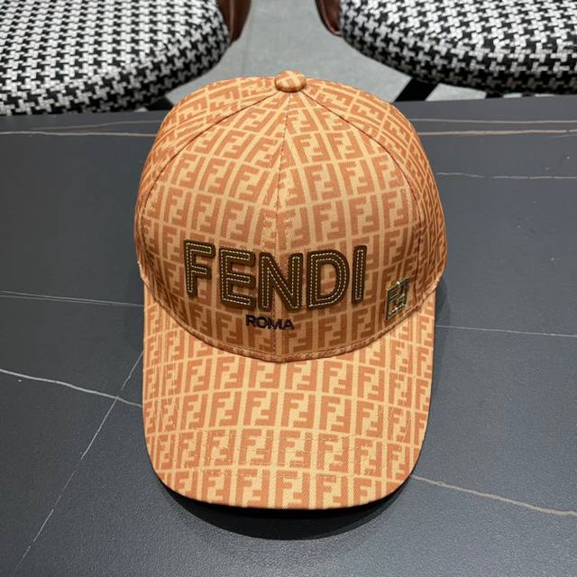 新款出货，Fendi 芬迪 新款原单棒球帽，专柜常年热卖款，口碑极佳，1:1开模订制轻盈透气！质量超赞，基础头围56，贴片可调节。上图必卖款！