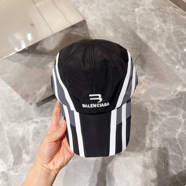 Balenciaga官网款 矮帽身，尼龙科技布，情侣可戴，后面是尼龙贴 质量超赞