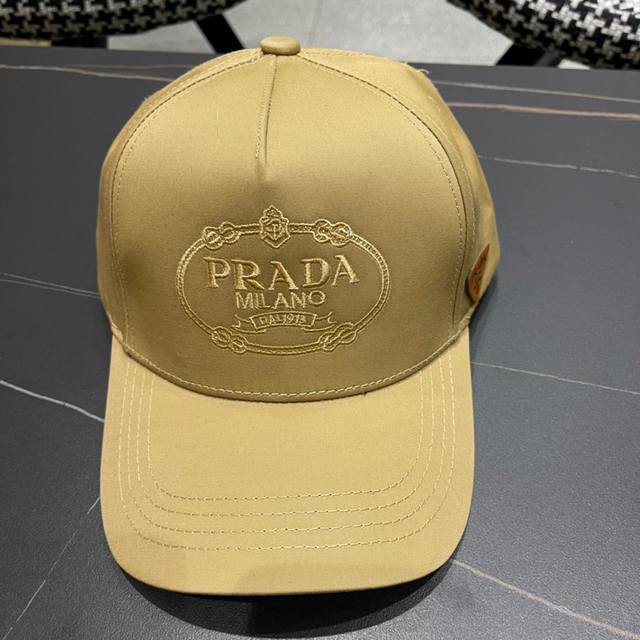 Prada 普拉达 新款原单棒球帽， 1:1开模订制，做工完美，质量超赞，基础头围56，贴片可调节。