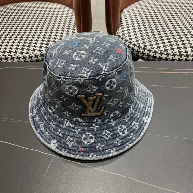 路易威登 Louisvuitton 新款Lv渔夫帽重工打造渔夫系列高端大气，男女通用！