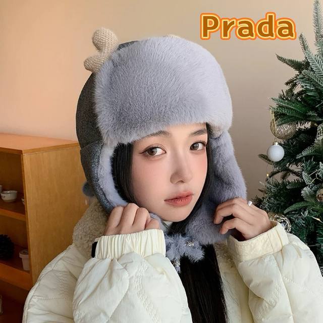 普拉达Prada2024年冬季新款加厚保暖遮侧脸可爱鹿角雷锋帽子女骑车百搭护耳帽