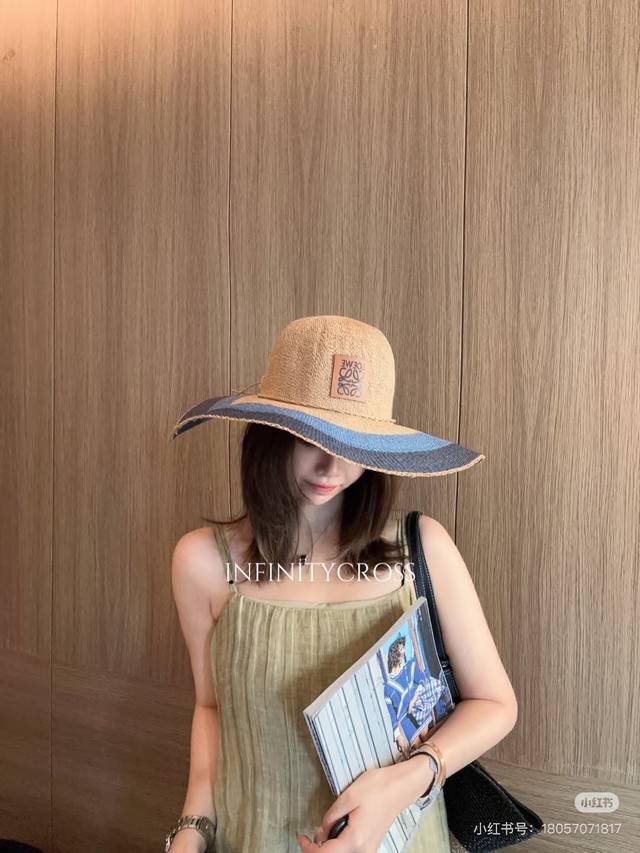 跑量 Loewe～春夏新款大帽檐遮阳帽 彩虹边，夏天氛围感拉满！