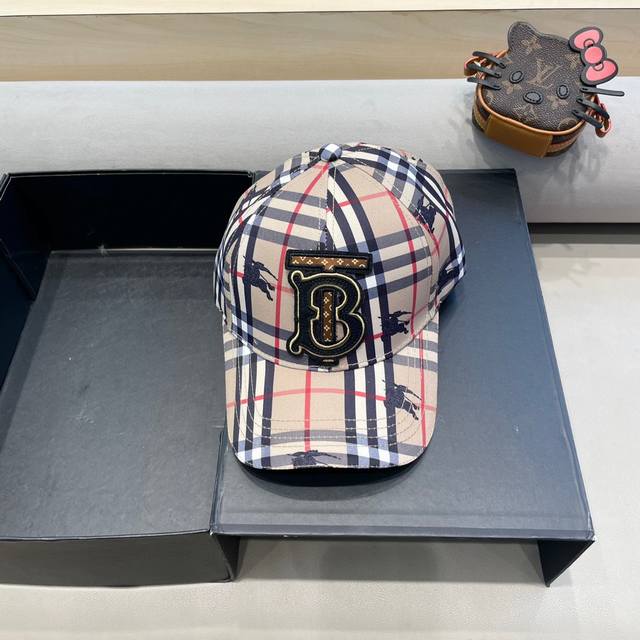 Burberry 巴宝莉 原单棒球帽， 专柜热卖款，经典格子，1:1开模订制，尼龙面料，纯棉内里，轻盈透气。完美版型，对格精准无误，头层牛皮特制调节扣，原厂品质