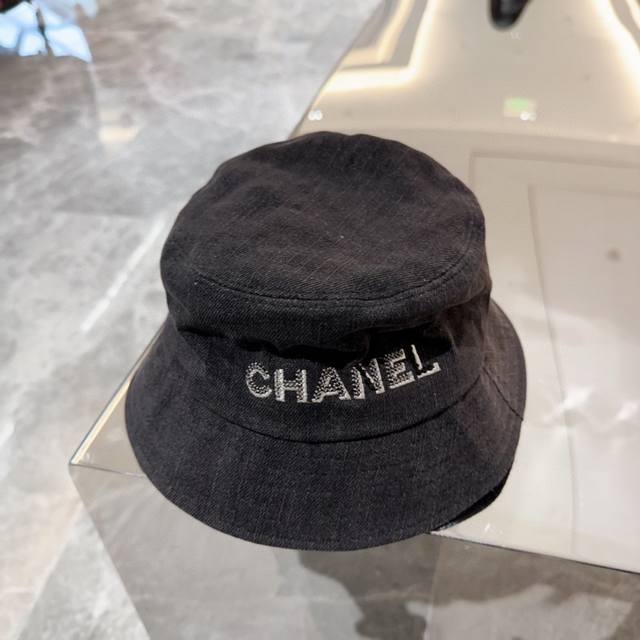 Chanel 春夏上新 2202牛仔渔夫帽面料高品质 定制面料，手感好到赞！分分钟完胜市场版本！ 年末最后一波新款！必入