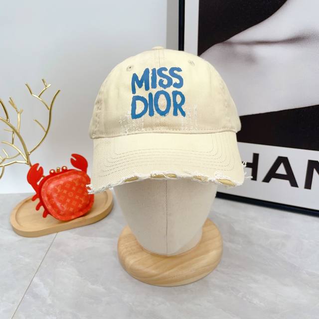 Miss Dior 迪奥 早春新款大牌款棒球帽，经典款男女通用