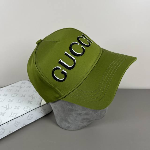 古奇棒球帽Gucci官网新品，棒球帽，原单品质火爆来袭 工艺非常精美 高档大气上档次！低调奢华，方便携带！跑量！