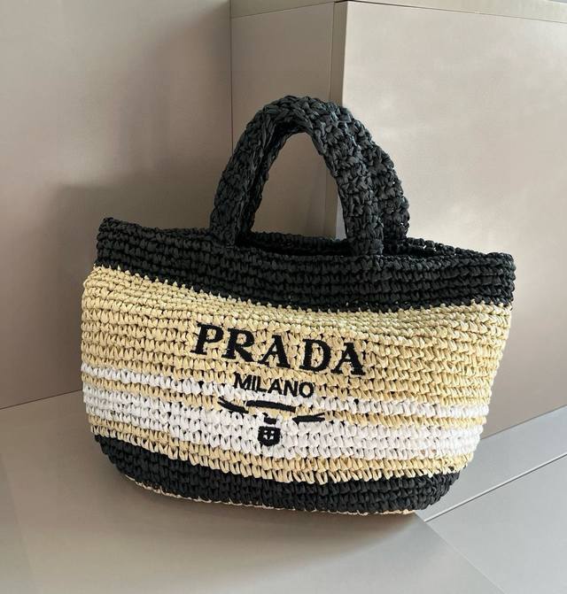 Prada新款镂空草编Tote Newprada编织系列 Prada新款镂空草编Tote拉菲草~出货