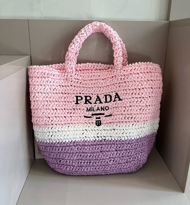 Prada新款镂空草编Tote Newprada编织系列 Prada新款镂空草编Tote拉菲草~出货